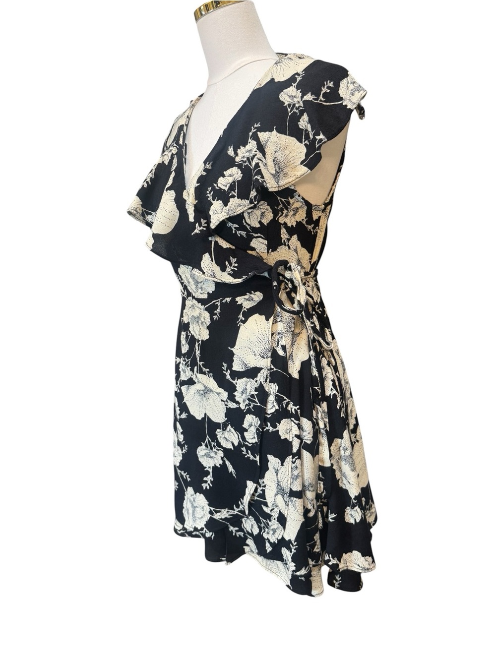 Free People French Quarter Floral Wrap Dress Size M Black Ruffle Sleeve - Picture 6 of 7